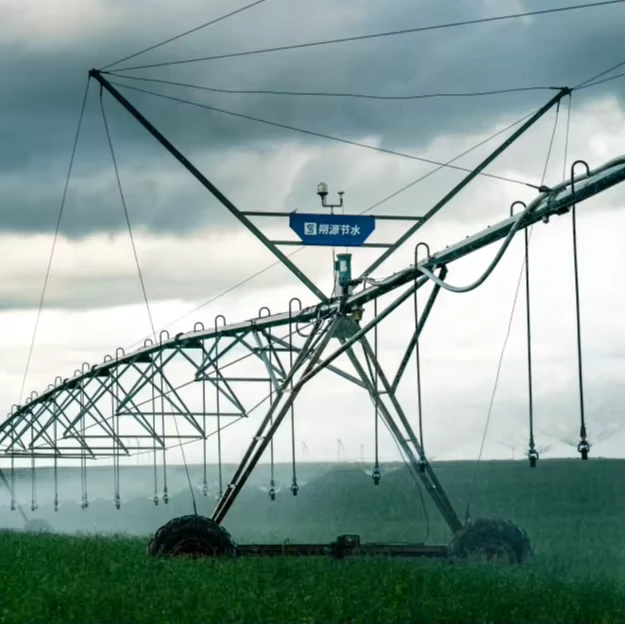 Large Farm Irrigation System with Sprinkler Machine Metal Gearbox Gear Pump Bearing Core Components Included